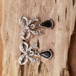 Vintage Sterling Silver Marcarsite & Black Onyx Bow pierced earrings